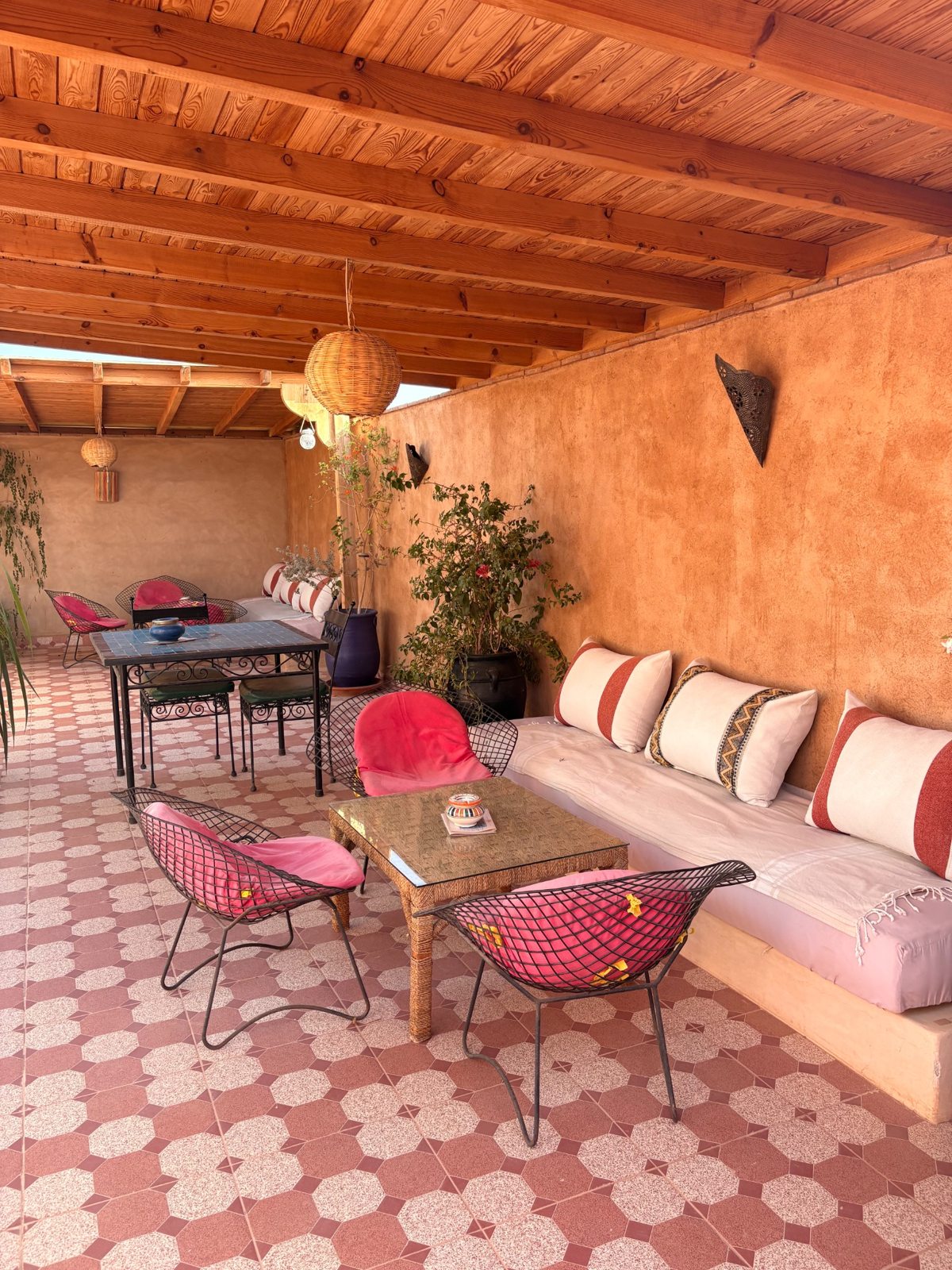 تراس مغطى وأماكن للاسترخاء – Riad Mozaik Taroudant
